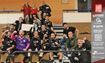 Eintagesturnier! Liga-Konkurrenten Köllerbach und Eppelborn liefern sich offenen Schlagabtausch – Sportfreunde Köllerbach bejubeln den Sieg beim Bandenkick